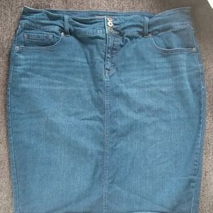 Torrid knee length denim skirt